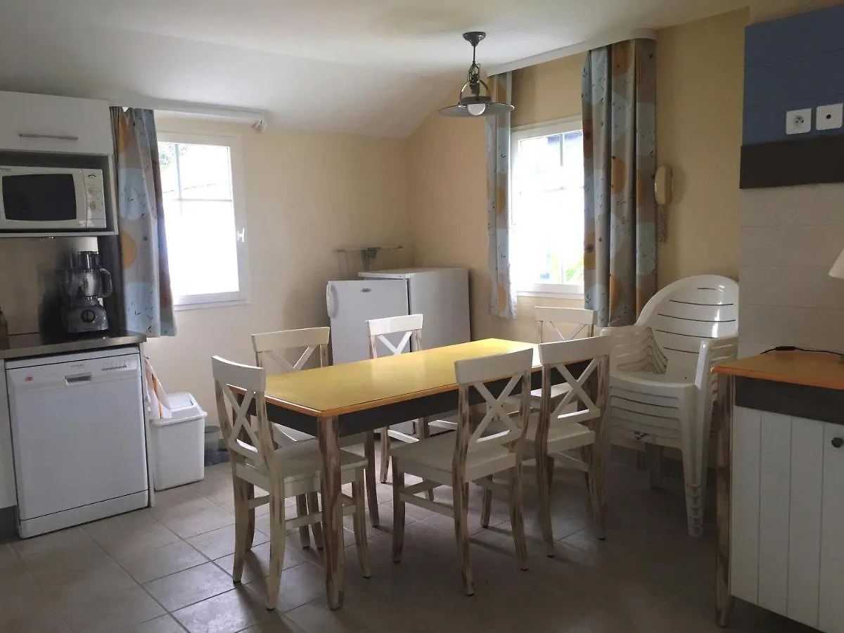 Maison De Vacances De 56 M2 Dans Residence Avec Piscine Chauffee Proche Plages Locmaria 0*,  Francja